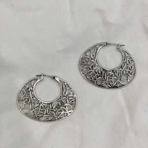 Stainless steel botanical cutout hoop earrings
